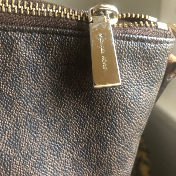 Michael Kors Karla Large Signature Tote - Picture 8 of 15